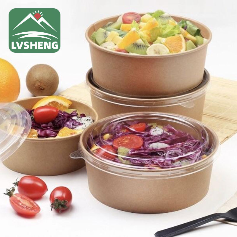 Mengambil mangkuk salad